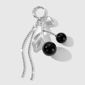 <span class=keywords><strong>กระเป๋า</strong></span>พวงกุญแจแฟชั่นสุดหรูแบบมีสายคล้องคริสตัลรูปหัวใจเชอร์รี่สีดำประดับด้วยลูกไม้รูปเสือดาว - Product Image 1