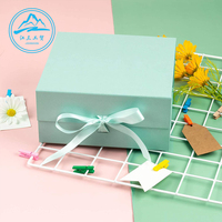 Dossiers cadeaux de luxe pliables magnétiques en carton kraft recyclable avec logo personnalisé, gaufrage et pelliculage mat