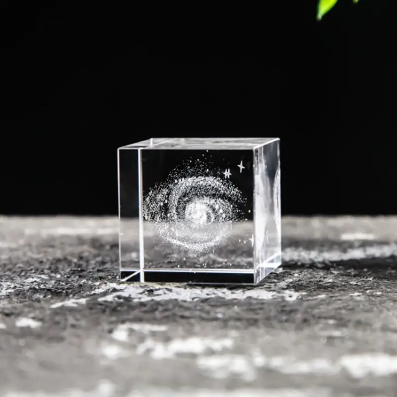 Jy Lage Prijs 3d Laser Gegraveerd Kristal Kubus Voor Geschenken Klassieke Patroon Clear K9 Crystal Glas Cubes