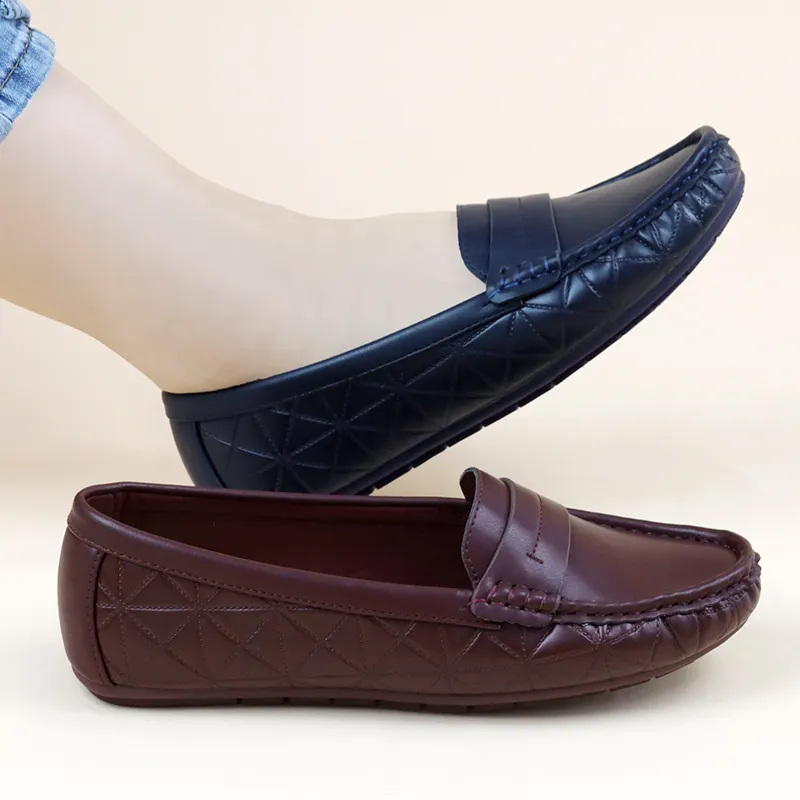 Yeni varış günlük mokasen ayakkabı kadın PU klasikleri ayakkabı Flats tekne ayakkabı yuvarlak ayak kayma mokasen bayanlar pompaları düz ayakkabı