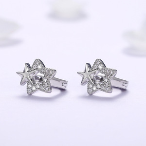 Orecchini a forma di stella per donna, gioielli minimalisti con pietre scintillanti semplici - Product Image 3