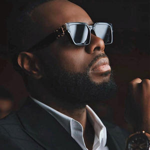 Gafas de Sol Millionaire con Marco Grande, Unisex, Protección UV400, Lentes de PC, Marco de Plástico y Metal, Protección Solar, Estilo para Viajes y Conducción - Product Image 2