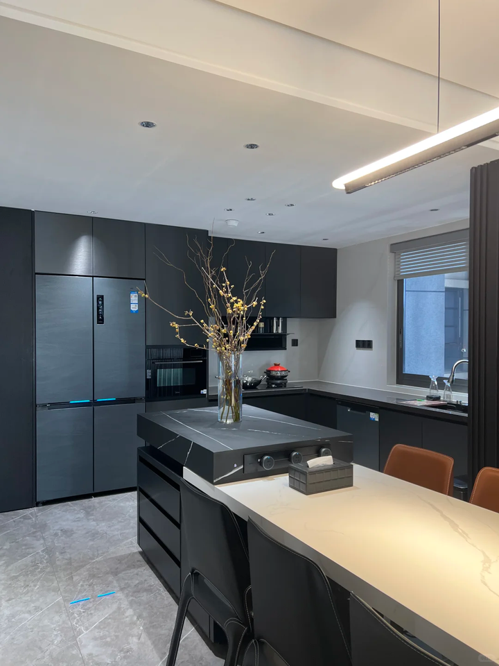 Modern Black Kitchen Cabinet | Island Design with Integrated Appliances ...