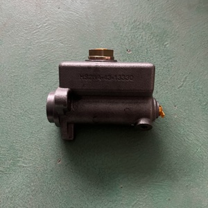 シリンダーアッシー マスター GD623 グレーダー 23A-43-13330 - Product Image 1