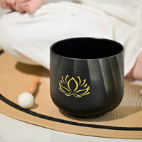 Bol chantant en cristal de quartz givré Jinfang avec lotus doré gravé, 432 Hz 440 Hz, 6-16 pouces, pour la guérison sonore et le yoga