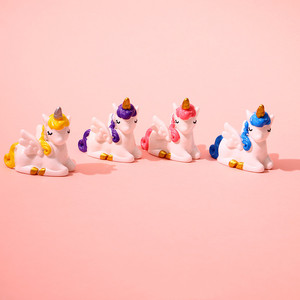 Artesanías de resina de unicornio, vitrinas creativas para el hogar, decoraciones de escritorio para oficina, adornos festivos de arte navideño para porche, nuevo - Product Image 2