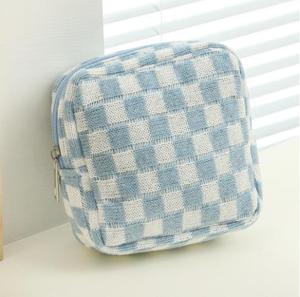 Populaire tricoté <span class=keywords><strong>damier</strong></span> stationnaire serviette sac de rangement personnalisé rouge à lèvres cosmétique Portable <span class=keywords><strong>Mini</strong></span> <span class=keywords><strong>pochette</strong></span> de maquillage carrée - Product Image 3