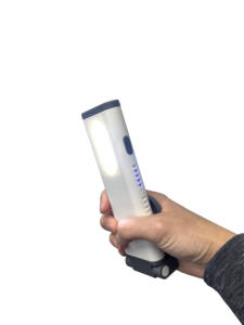 Lámpara de Trabajo COB Recargable de 800 Lúmenes, IP66, Antibacteriana, Alto CRI, Doble Iluminación, Fijación Magnética para Taller y Oficina - Product Image 2