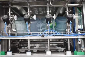 מכונת בקבוקי מים מחיר 19 ליטר 20 ליטר 5 ליטר מילוי מים מינרלים קו ייצור מכונת בקבוקי מים