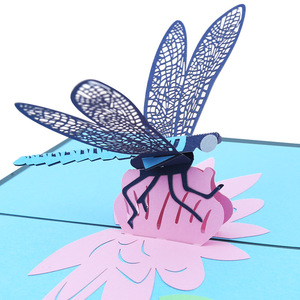 Tarjeta de Felicitación 3D de Papel Tallado con Diseño de Flor de Pansy y Libélula, Tarjeta de Regalo Personalizada con Recortes de Papel - Product Image 3
