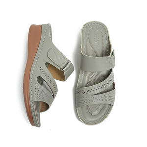 Sandalias de cuña cómodas para mujer, de microfibra, transpirables, con cierre de hebilla, tacón bajo, para verano, venta al por mayor - Product Image 4