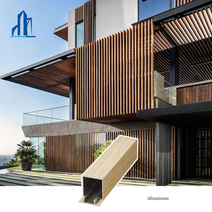 Pannelli di Rivestimento Esterno <span class=keywords><strong>in</strong></span> Alluminio con Effetto <span class=keywords><strong>Legno</strong></span> per Pareti Esterne - Product Image 1