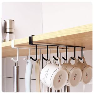 Estante de almacenamiento bajo gabinete Raise Water, negro y blanco, con seis ganchos, organizador de cocina sin rastro para tazas y utensilios - Product Image 1