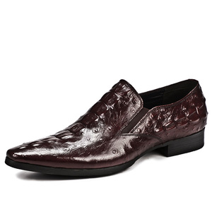 Les chaussures d'affaires pour hommes, sur mesure et très populaires, présentent un design à semelle épaisse en cuir véritable. - Product Image 4