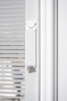 Porte d'entrée pré-assemblée en fibre de verre avec persiennes, portes doubles extérieures de style français, design moderne, durable et résistant à l'eau