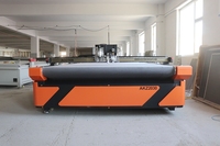 Machine de découpe numérique CNC à couteau oscillant automatique pour polyester, machine de découpe de tissu à couteau rond automatique