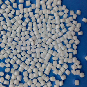 Résine de polyester PET en granulés de qualité IV 0.80 pour bouteilles, fournisseur de plastique - Product Image 3