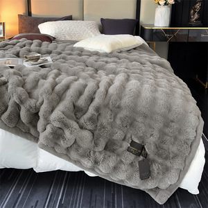 Manta de franela de lujo más vendida, Manta única con burbujas, juego de cama de conejito de piel sintética, diseño textil para el hogar - Product Image 3