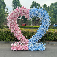 Groothandel zijden rozen hartvormige kunstbloemen boog voor bruiloft evenement achtergronddecoratie handgemaakt realistisch moderne stijl