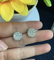 Großhandel Runde Blumencluster-Ohrringe mit Diamanten und CZ-Steinen für Damen, Vielseitige Alltagsstile Verfügbar für OEM