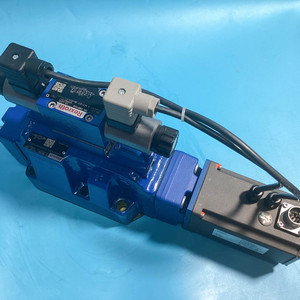 Directionnel proportionnel 4WRKE25E350L-3X/6EG24K31/F1D3M R900979856 Hydraulique à commande pilote Taille 25 350L/min - Product Image 3