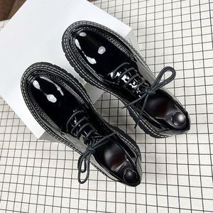 Chaussures habillées pour hommes à lacets, à semelle épaisse, élégantes, à bout rond, idéales pour les mariages et les occasions professionnelles - Product Image 3