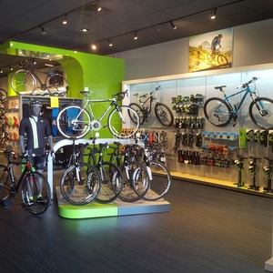 Estante de Exhibición de Pared para Tienda de Bicicletas de Montaña de Madera, Escaparate para Tienda de Bicicletas Eléctricas, Mueble de Decoración, Soporte de Exhibición para Tienda de Ciclismo - Product Image 1