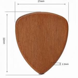 Eco-friendly plettro per <span class=keywords><strong>chitarra</strong></span> in legno massello naturale lucidato Regalo per il 5 ° anniversario per lui o il suo artigianato artigianale in legno - Product Image 3