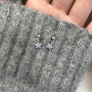 ต่างหูเงินแท้ S925 รุ่น Wenchi ประดับเพชรสีม่วงรูปดาว ดีไซน์หวานละมุน สวยหรู โดดเด่น ไม่ซ้ำใคร เหมาะสำหรับใส่กลางคืน รูปทรงพระจันทร์เสี้ยว สำหรับคนมีสไตล์ - Product Image 1