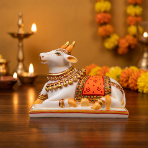Statue de Taureau Nandi en Résine Faite à la Main par Nirmala Handicrafts, Détails Décoratifs Traditionnels, Idole Religieuse Hindoue pour Temple et Maison - Product Image 3