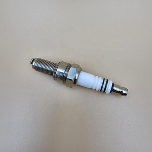 Busi busi Cina pabrik tiga roda busi steker cocok untuk TV Bajaj - Product Image 3