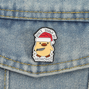 Petit canard jaune de Noël en vrac en gros avec insigne d'épinglette de couteau phrases anglaises ne touchez pas ma broche de dessin animé Hohoho - Product Image 4