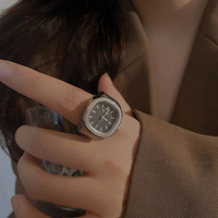 Montre à quartz carrée minimaliste, montre à porter sur le doigt fonctionnelle en temps réel, cadran 5 couleurs, boîtier plaqué 3 couches, bracelet élastique en acier inoxydable