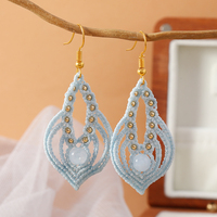 Boucles d'oreilles pendantes en forme de feuille, style bohème hippie, en corde cirée micro-macramé, design original, artisanat vintage, cadeau fait main