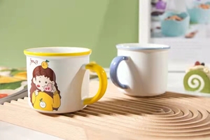Costom karikatür karakter seramik sevimli kupalar ile aile küçük kahve fincanları için kolları