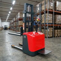 Chariot élévateur transpalette électrique 2 tonnes, hauteur de levage 4 m, type mât bi-étagé, conduite debout, manutention entrepôt CDD2050S