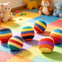 En stock, prêt à être expédié, MOQ 1 pièce, couleur personnalisée, forme de dessin animé, Pokeball portable tricoté pour enfants