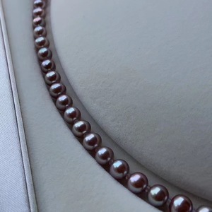 Collar de Perlas de Agua Dulce Estilo 2025, Nuevo y Elegante, con Cuentas de Perlas de Agua Dulce de 5-6 mm, Color Morado, con Nudo de Mariposa - Product Image 1