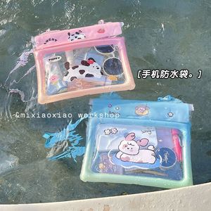 Bolsa impermeable para teléfono con diseño de dibujos animados, transparente, con airbag flotante y pantalla táctil, para actividades acuáticas al aire libre, unisex, para adultos. - Product Image 1