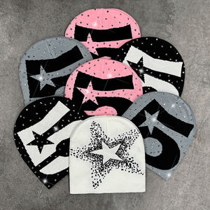 قبعات صوفية شتوية دافئة بتصميم جاكار أنيق لعام 2025، مصنوعة من نسيج الأكريليك مع شعار مخصص وتطريز بالأحجار الكريمة - Product Image 2