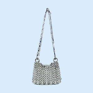 25 Bolsos de Hombro Cruzados de Cadena con Lentejuelas Brillantes Plateadas Hechos a Mano, de Nuevo Estilo y Moda, con una Sola Correa Abierta para <span class=keywords><strong>Mujer</strong></span> - Product Image 1