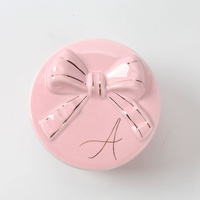 Boîte à bijoux élégante en céramique personnalisée avec lettres décoratives et nœud, pour ranger les breloques et les bijoux fantaisie