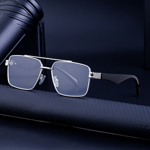 Gafas de Sol Cuadradas Personalizadas para Hombre, Doradas y Negras, Lentes de PC con Protección UV400, Estilo Instagram, para Conducir al Aire Libre, Modernas, con Doble Puente - Product Image 4