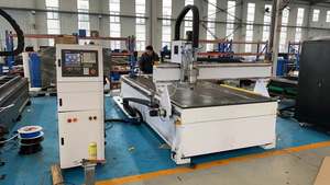 Machine de fraisage CNC à 3 axes à changement d'outil automatique de haute précision pour le travail du bois et la fabrication de meubles avec options de taille de travail personnalisables - Product Image 6