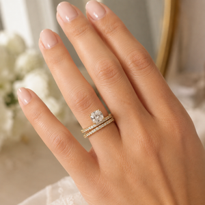 Anello di fidanzamento a quattro punte per donna, gioiello da dito scintillante per cena o festa - Product Image 2