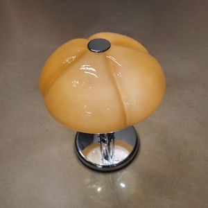 Lámpara de Escritorio con Forma de Hongo Naranja, Base para Bombilla LED E27, Soporte Cromado, Lámpara de Mesa para Dormitorio o Estudio - Product Image 3