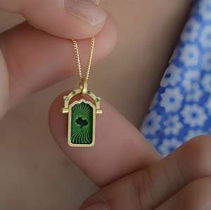 Offre Spéciale de la fête des mères en acier inoxydable plaqué or 18 carats Tarot coloré amour Lucky Guardian collier pendentif tendance - Product Image 5