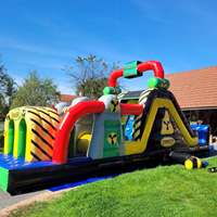 Parcours d'obstacles gonflable « Zone de danger toxique »