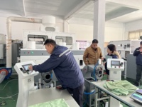 Machine de remplissage industrielle pour oreillers et coussins lourds avec moteur PLC 380V, garantie 1 an, mélange 2-5 matières premières