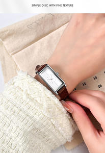 Reloj de Cuarzo con Correa de Cuero Rojo de Moda, Regalo Perfecto para las Fiestas para Mujer - Product Image 2